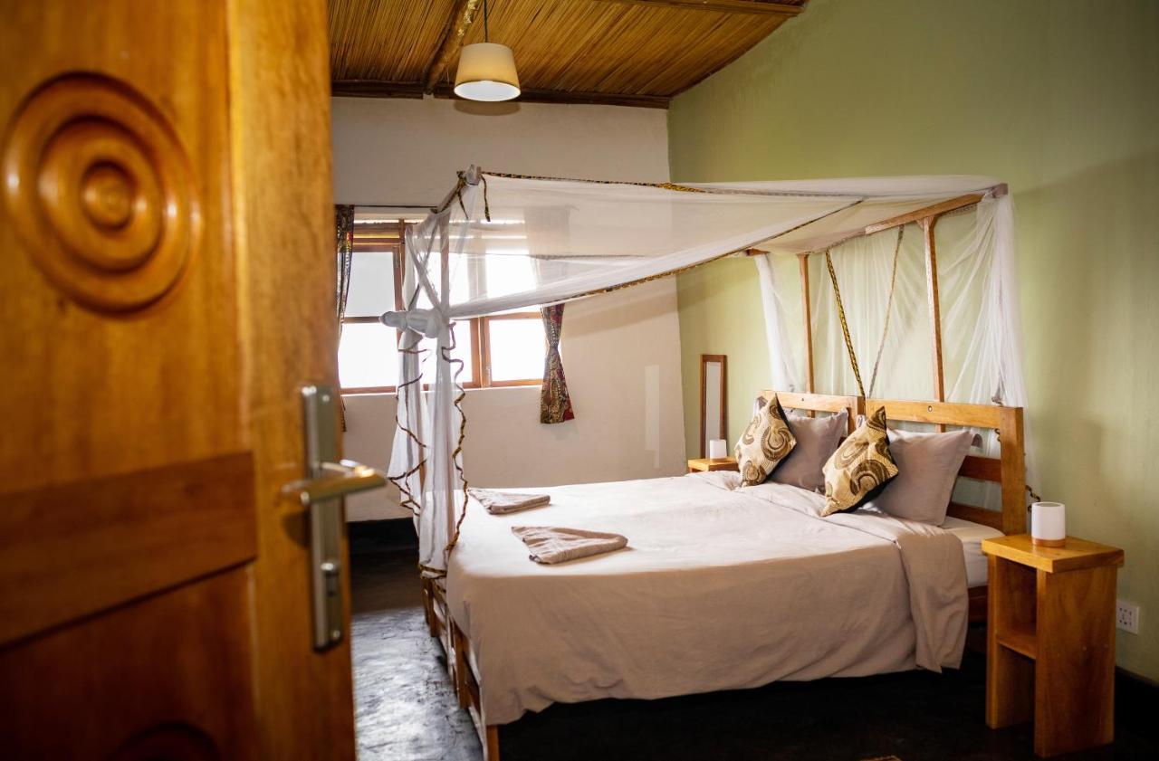Isunga Lodge Kibale National Park エクステリア 写真