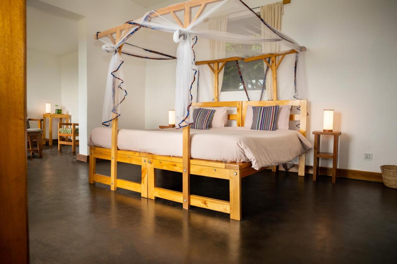 Isunga Lodge Kibale National Park エクステリア 写真